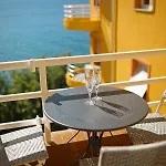 Caisa Classic Beachfront Apartman *