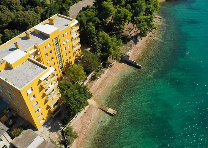 Caisa Classic Beachfront Apartament