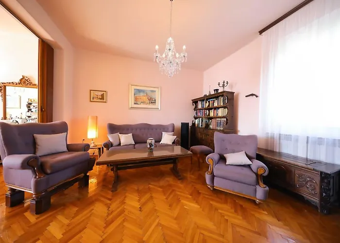 Caisa Classic Beachfront Apartament