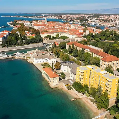 Caisa Classic Beachfront Apartmán Zadar