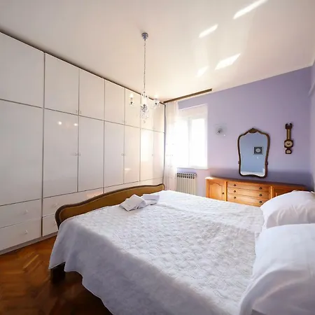 Apartment Caisa Classic Beachfront